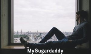 Zona de confort: Se ve a un hombre sentado al borde de la ventana mirando hacia afuera. Es un ambiente depresivo y poco agradable. La rutina limita a una persona y omite cualquier tipo de emociones, lo cual se ve en la imagen. 